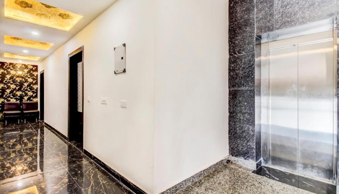Hotel Blossom Rooms - Fully Ac Tajganj Exterior photo